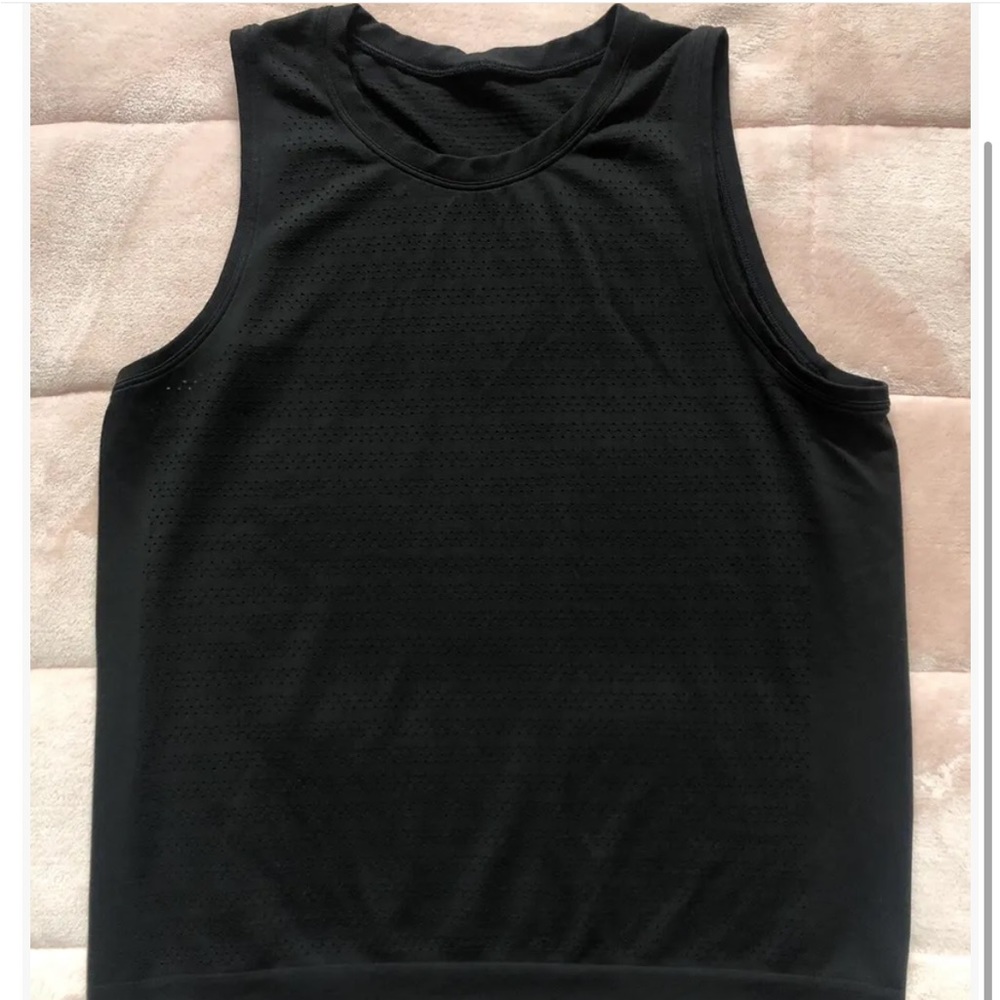 Lululemon top